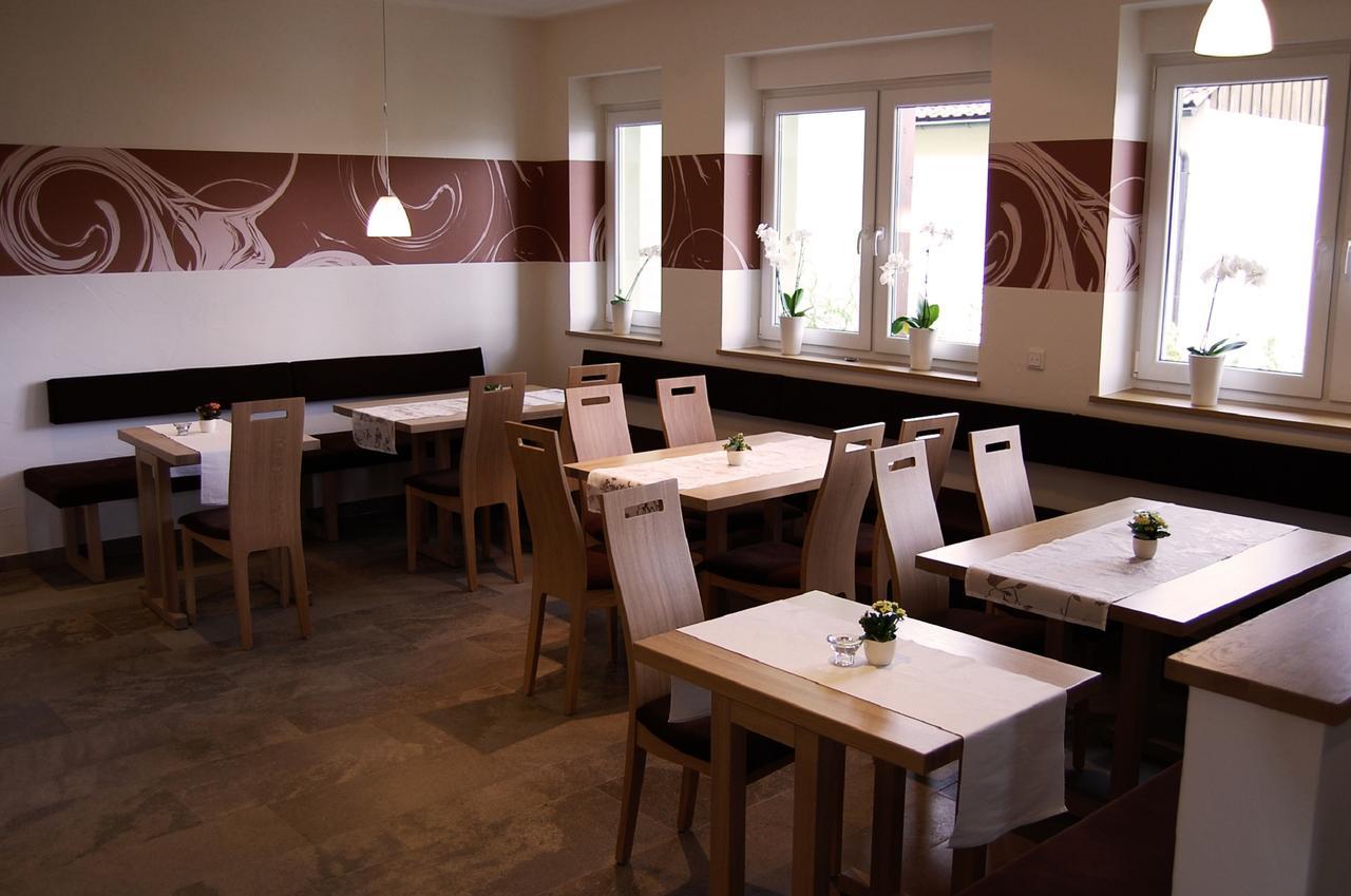 Weingut Und Gastehof Borst Hotell Nordheim am Main Exteriör bild